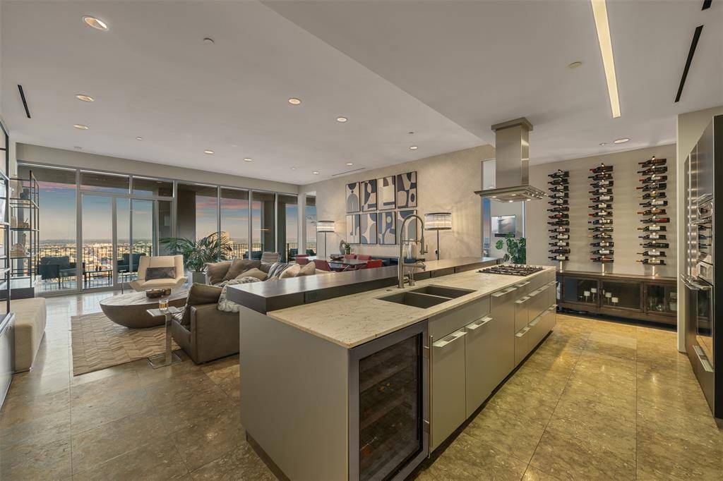 1717 Arts Plaza #2202, Dallas, TX 75201