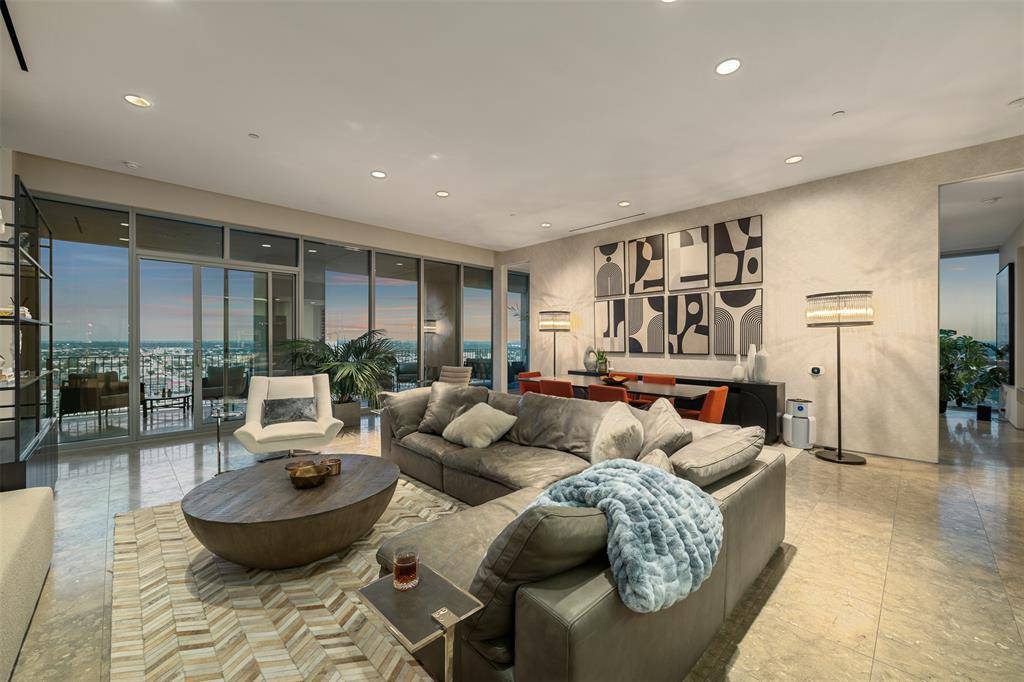 1717 Arts Plaza #2202, Dallas, TX 75201