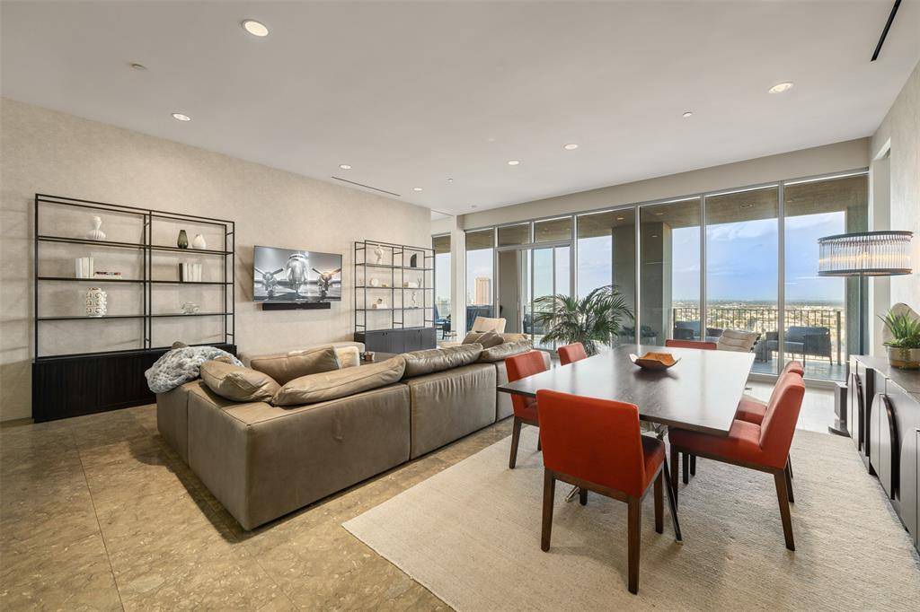 1717 Arts Plaza #2202, Dallas, TX 75201