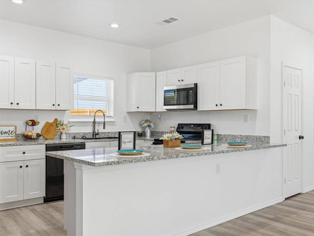 408 Susan Drive, Kennedale, TX 76060