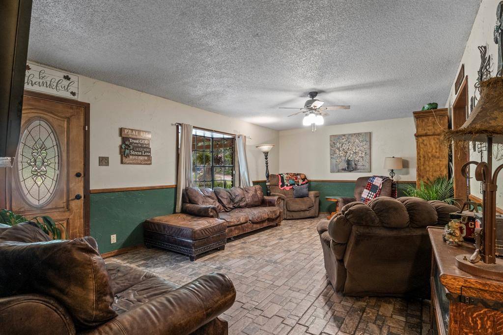 504 E 3rd, Mount Pleasant, TX 75455