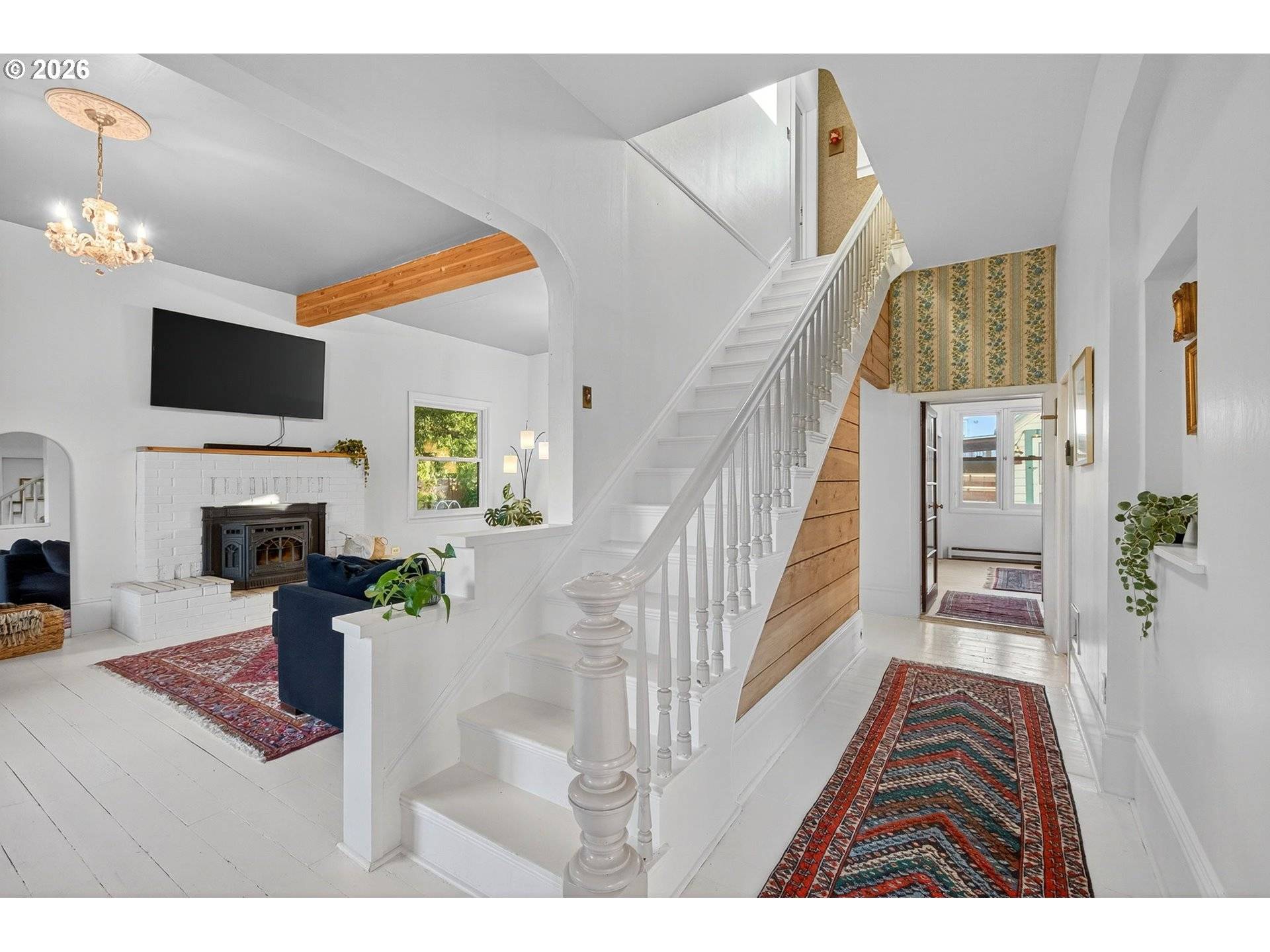 381 N MAIN ST, Dufur, OR 97021