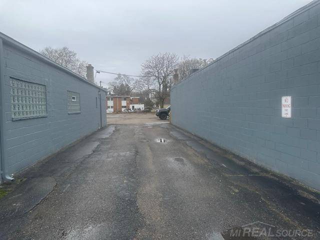 22125 Gratiot AVE, Eastpointe, MI 48021