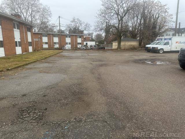 22125 Gratiot AVE, Eastpointe, MI 48021