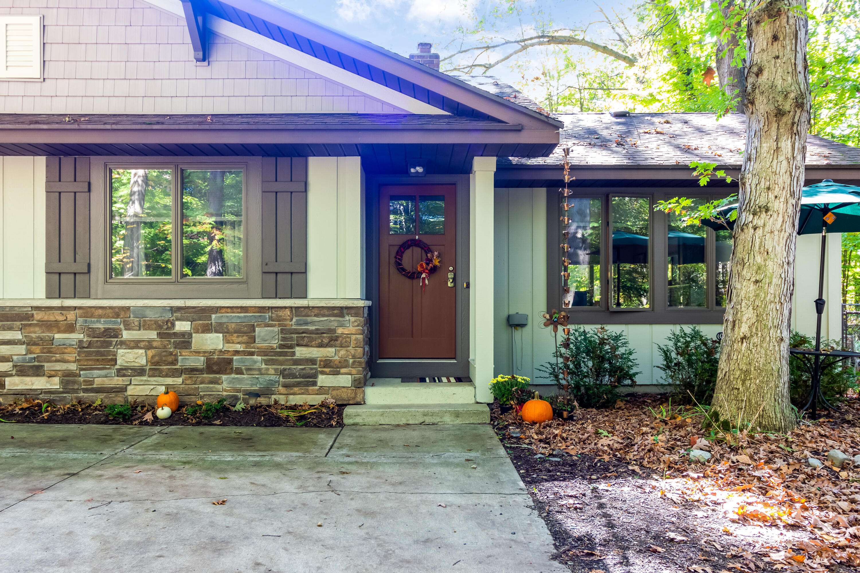 6565 Riverside RD, Saugatuck Twp, MI 49408