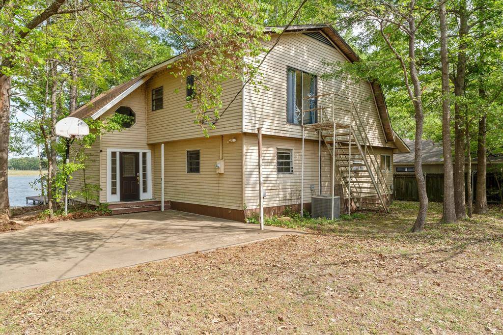 405 Triple S Drive, Mount Vernon, TX 75457