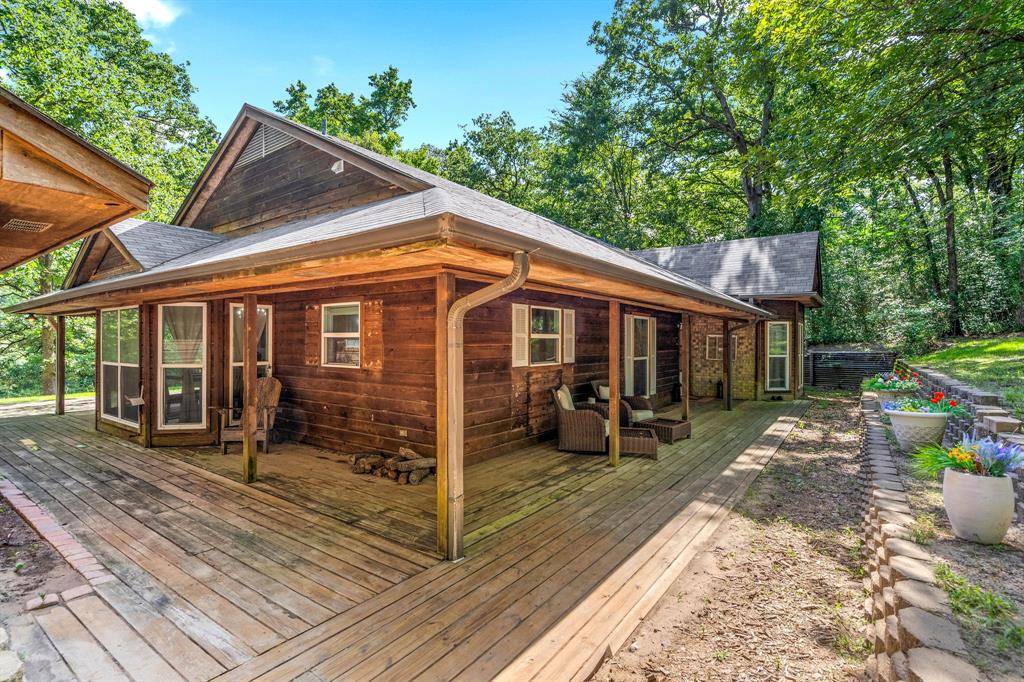 237 Saddleback Lane, Holly Lake Ranch, TX 75765