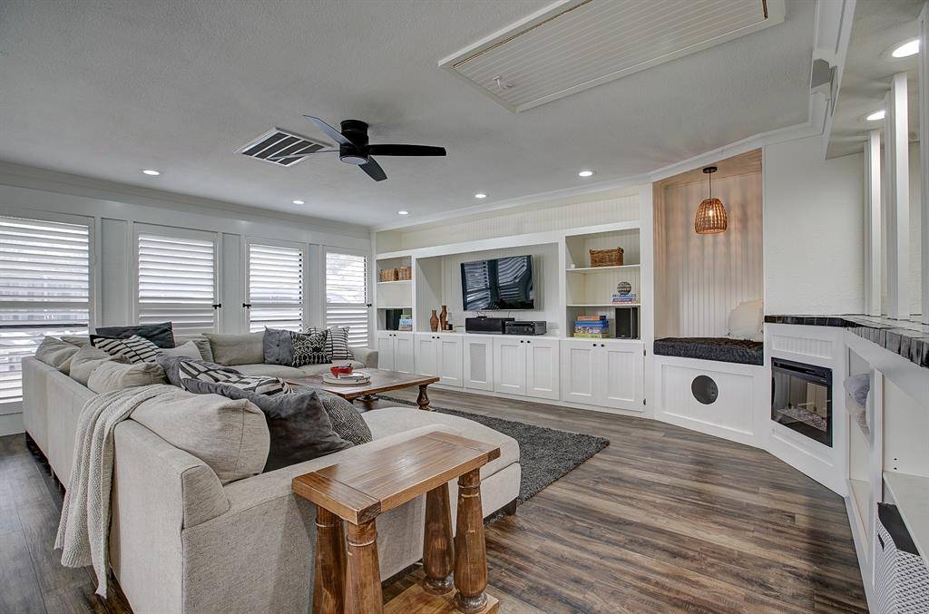 1413 Wagonwheel Court, Irving, TX 75061