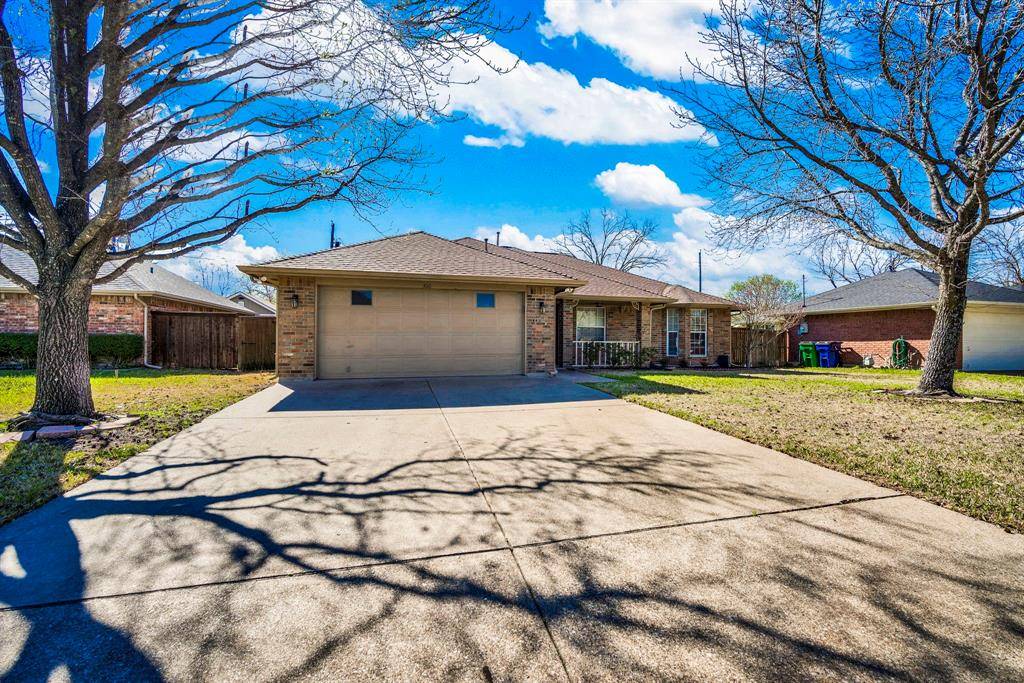 300 Morene Avenue, Waxahachie, TX 75165
