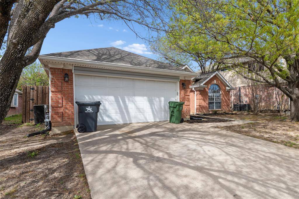 703 Turnstone Drive, Arlington, TX 76018