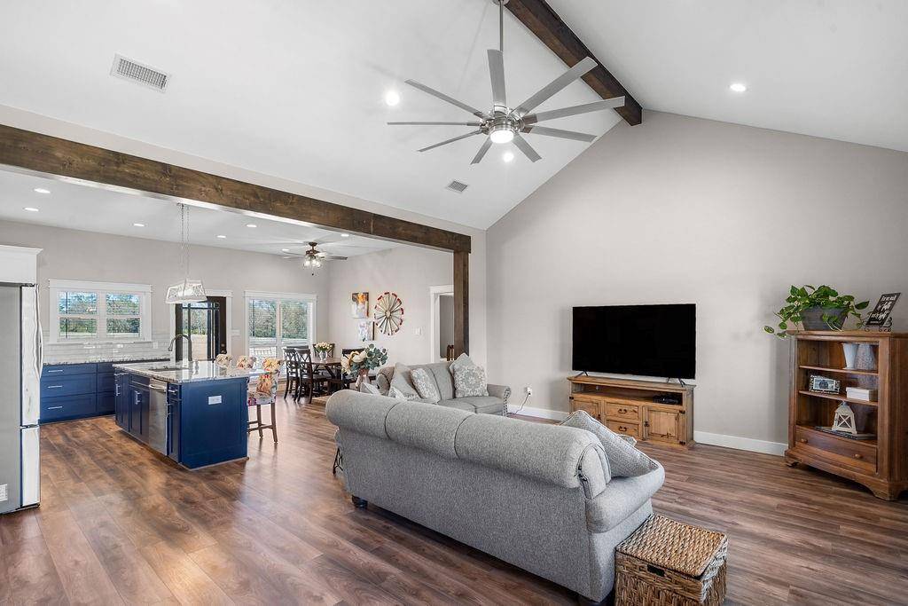 1416 County Road 2329, Como, TX 75431