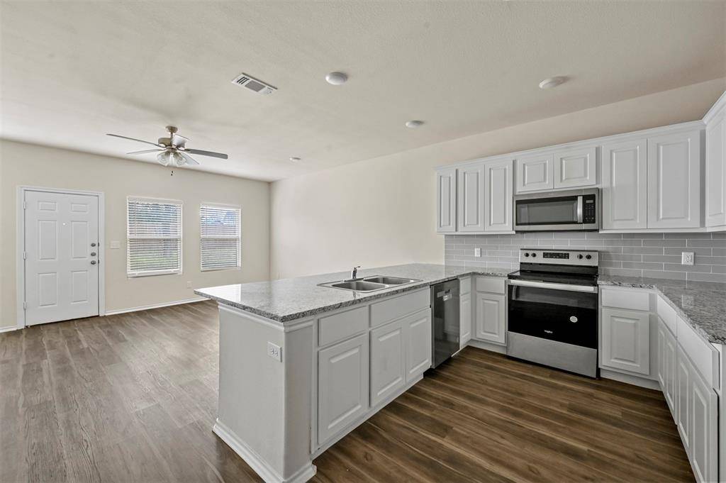 601 Thomas Street #2, Bonham, TX 75418