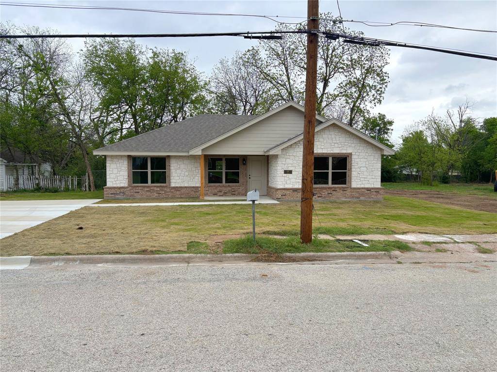 307 Elba Street, Bowie, TX 76230