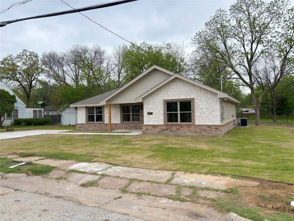 307 Elba Street, Bowie, TX 76230