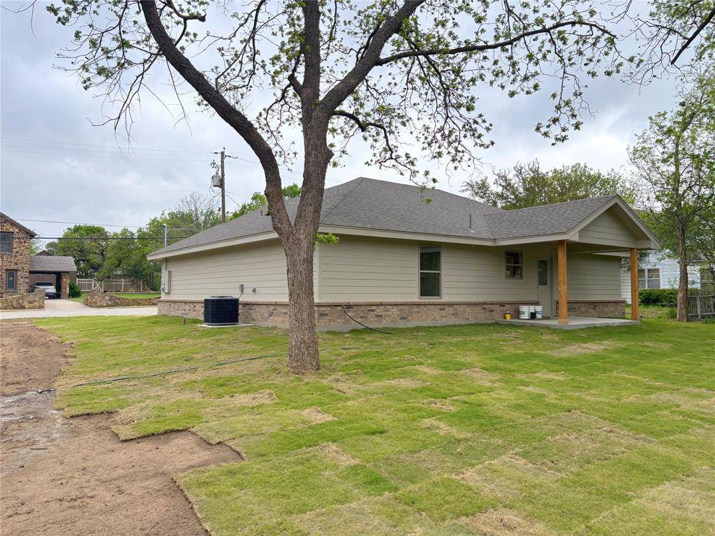 307 Elba Street, Bowie, TX 76230