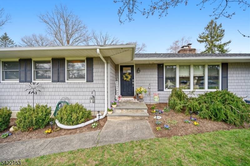 157 Oakwood Ave, North Haledon Boro, NJ 07508