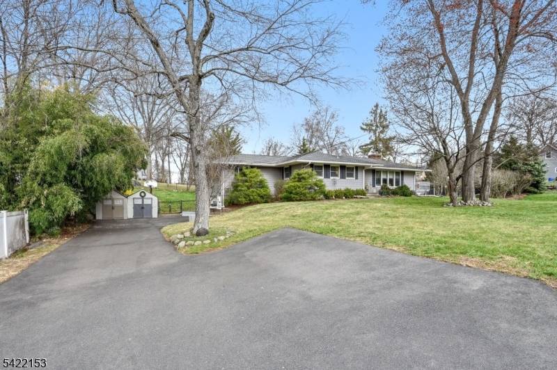 157 Oakwood Ave, North Haledon Boro, NJ 07508