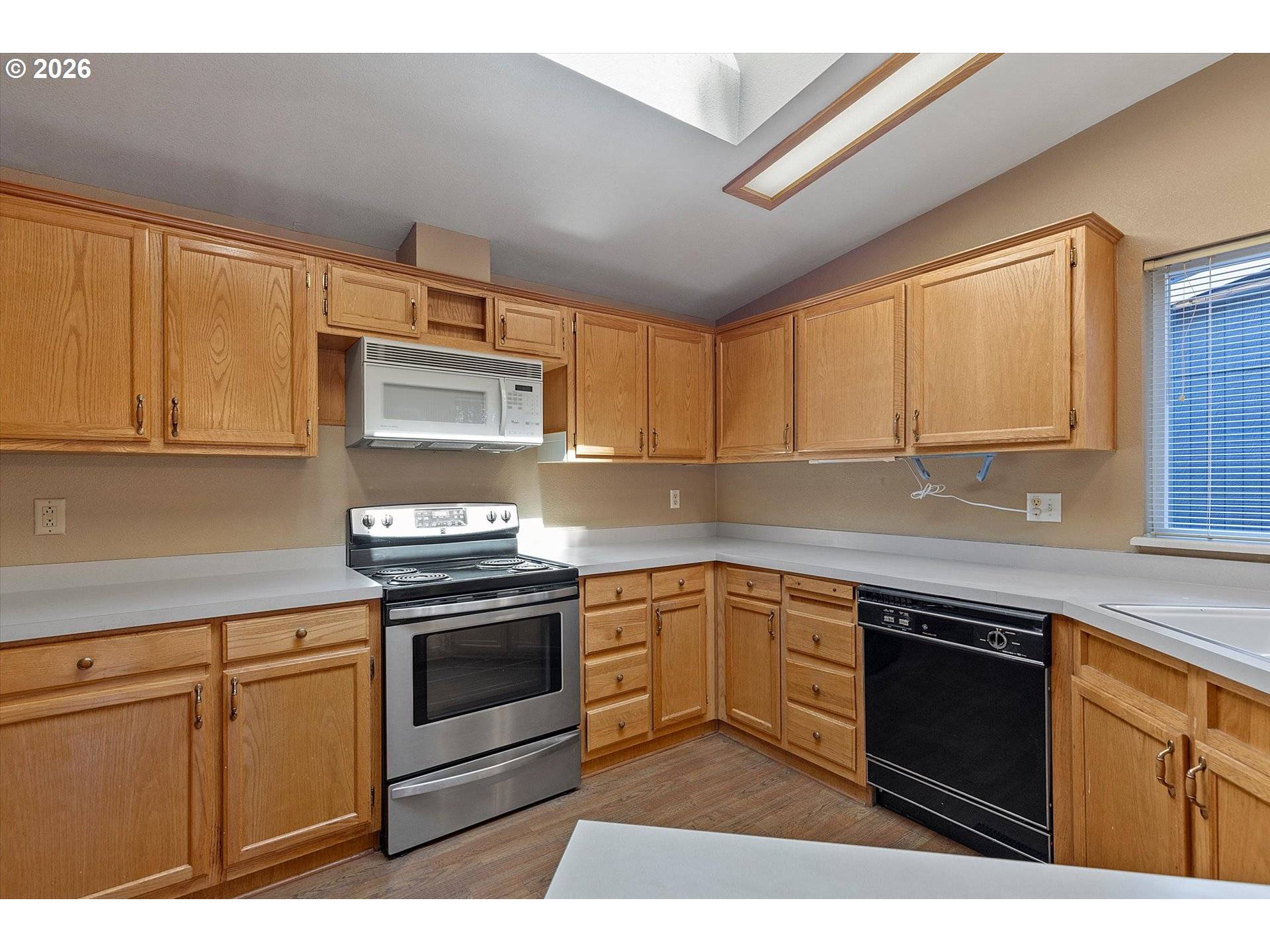 395 SEAGROVE LOOP, Lincoln City, OR 97367