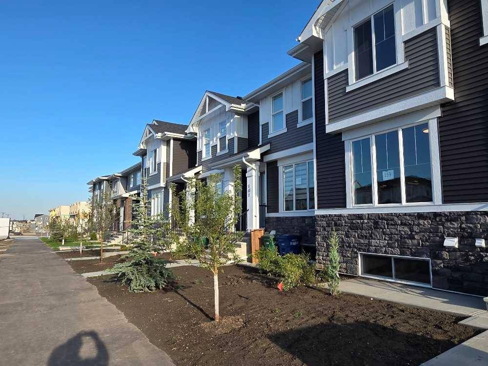 245 Cobblestone Gate SW, Airdrie, AB T4B 4Z9