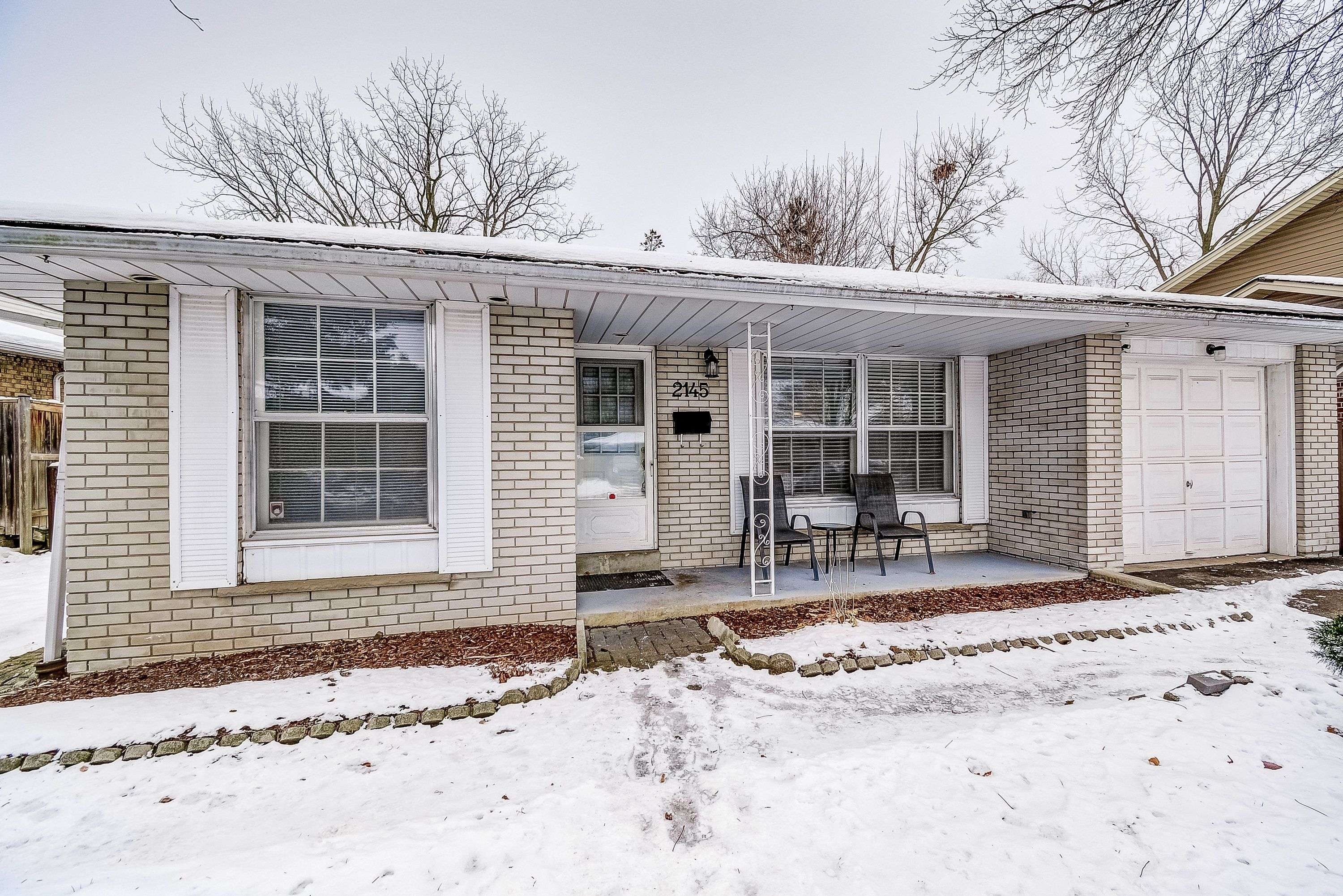 2145 Sandringham DR, Burlington, ON L7P 1T8