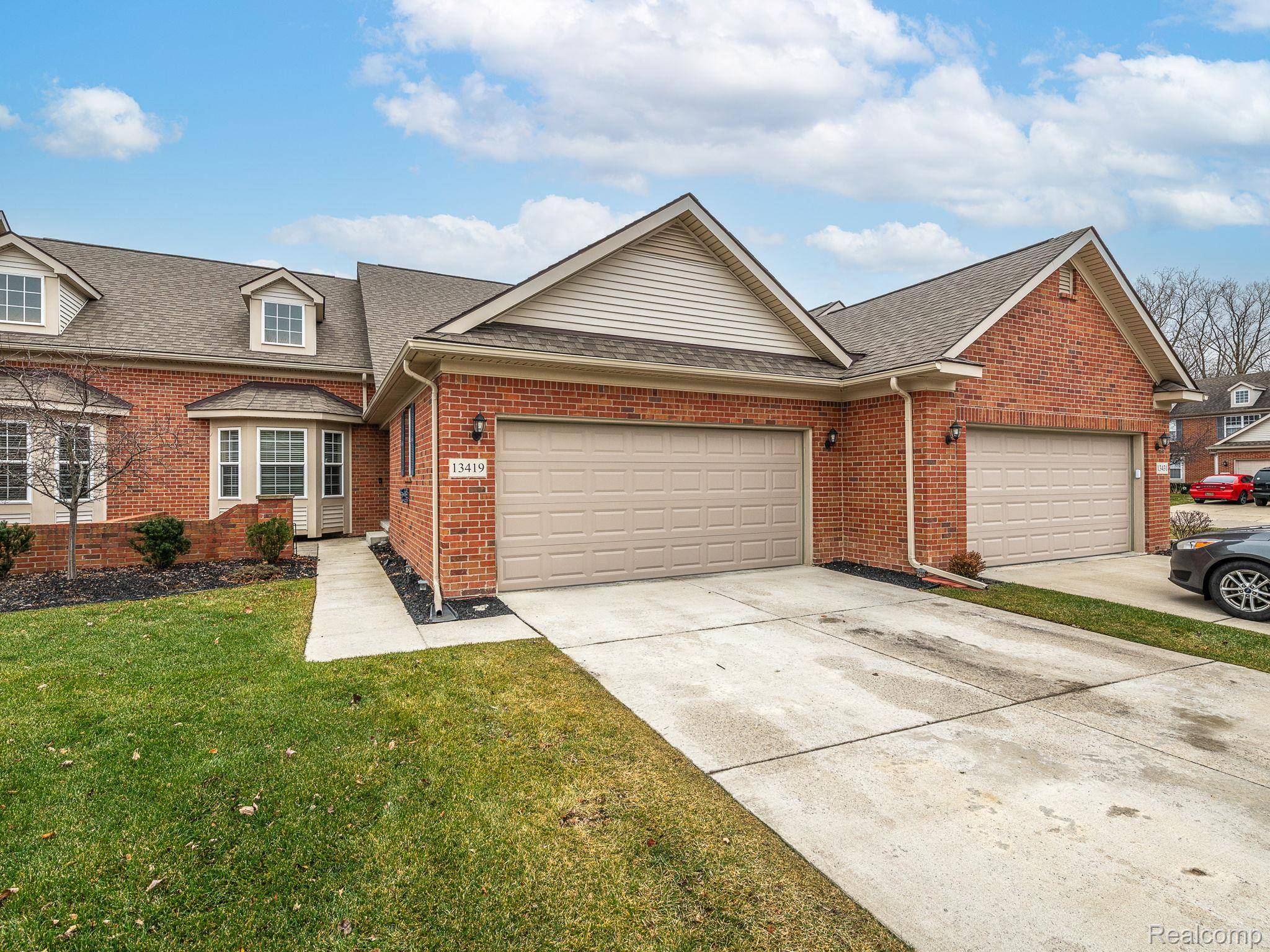 13419 Shire LN, Southgate, MI 48195