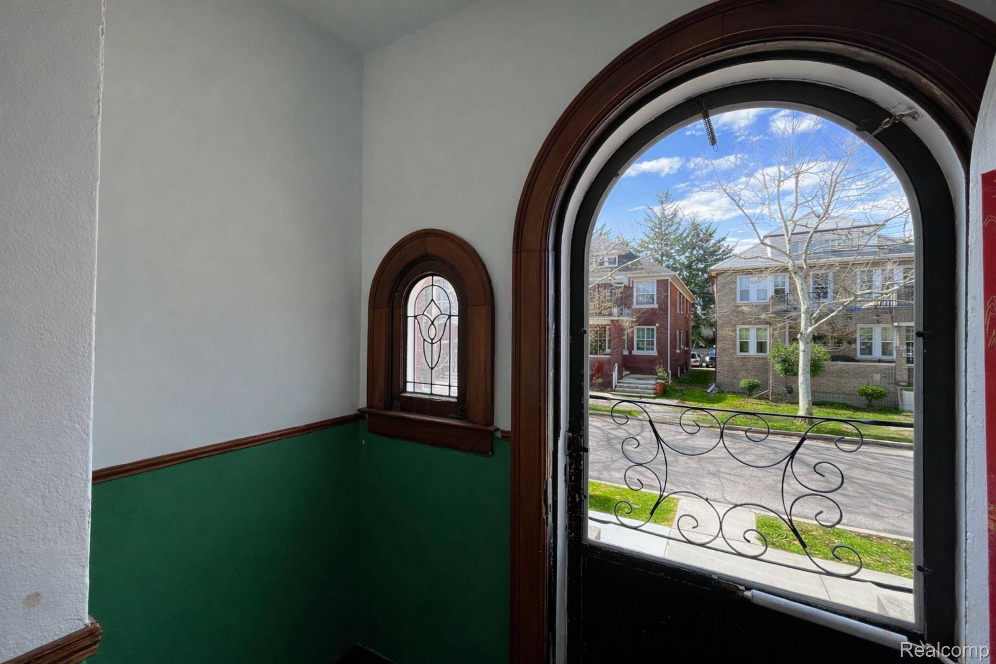 884 Beaconsfield AVE #2, Grosse Pointe Park, MI 48230