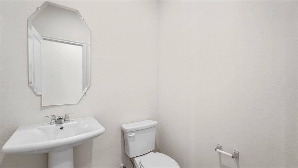 1816 Misty Brook Drive, Blue Ridge, TX 75424