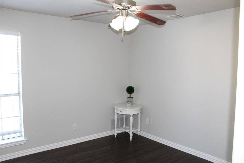 324 Jennifer Court, Weatherford, TX 76086