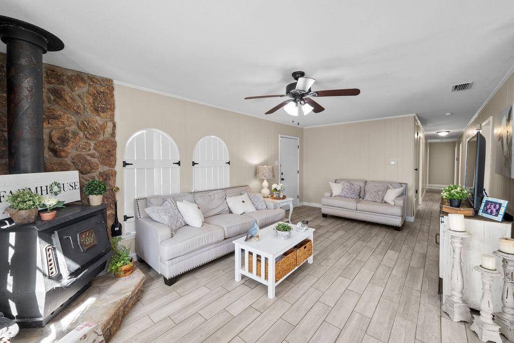 1132 N Fm 17, Alba, TX 75410