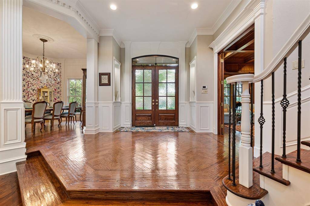 802 Carriage Court, Southlake, TX 76092