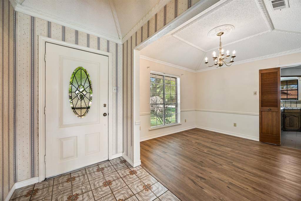 2106 Meadowview Circle, Garland, TX 75043