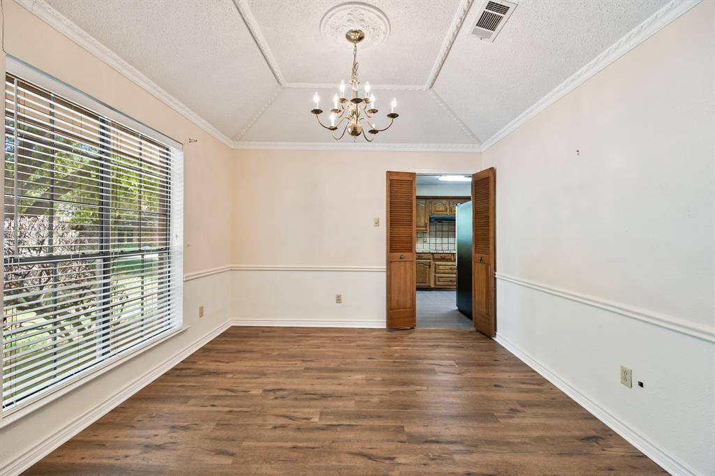 2106 Meadowview Circle, Garland, TX 75043