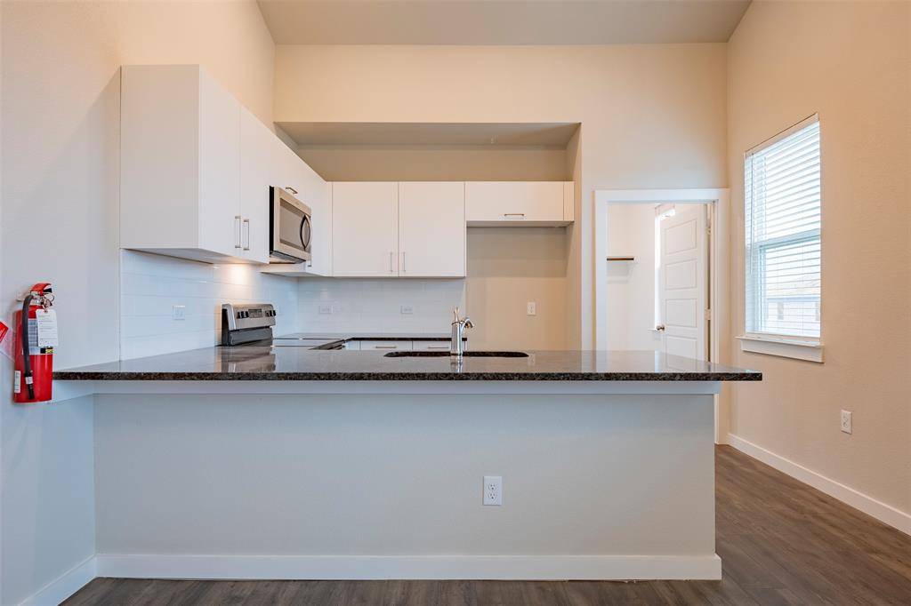 655 Wheatfield Drive, Venus, TX 76084