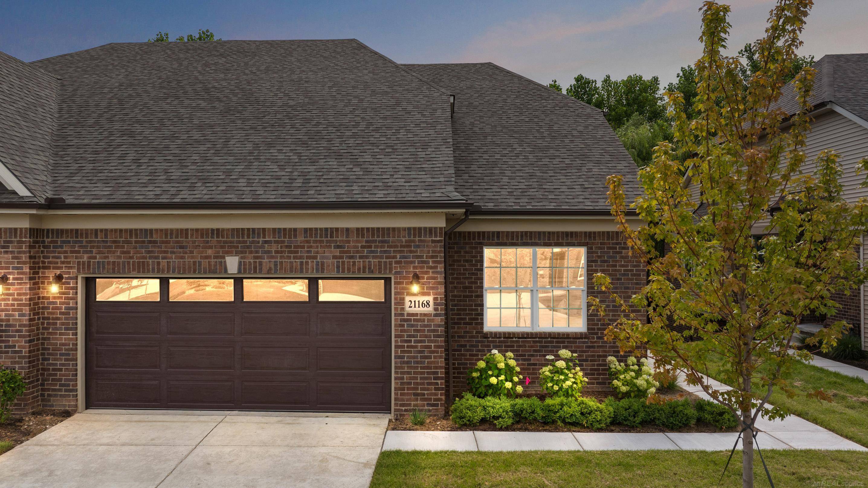 21138 Lilac LN, Clinton Twp, MI 48036