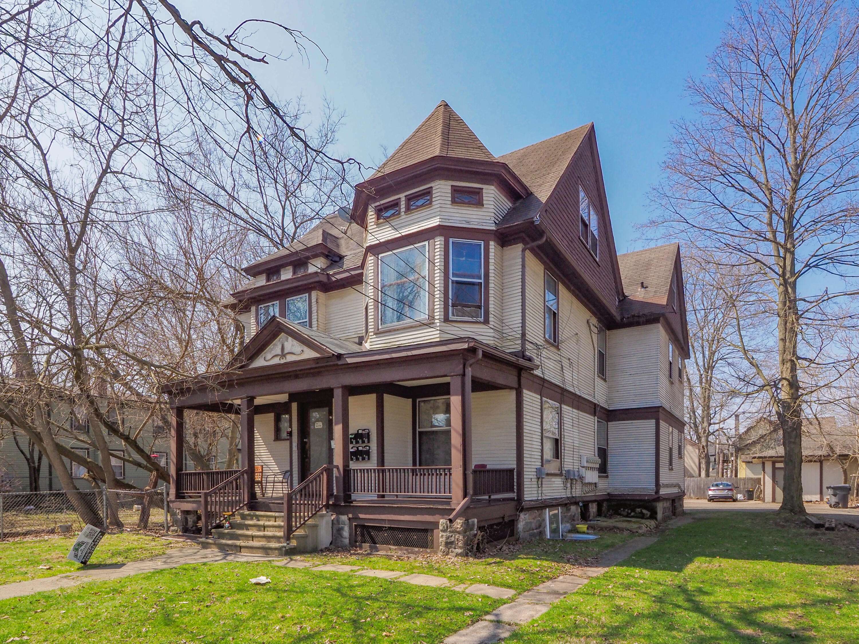 922 S Park ST, Kalamazoo City, MI 49001