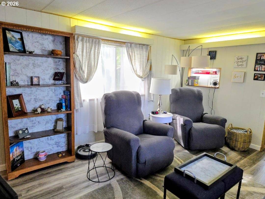 3365 TIDEWATER DR, Coos Bay, OR 97420