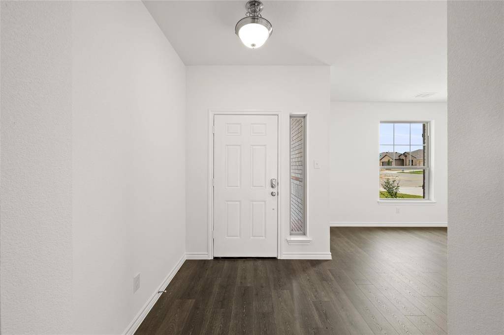 405 Choctaw Drive, Cleburne, TX 76033