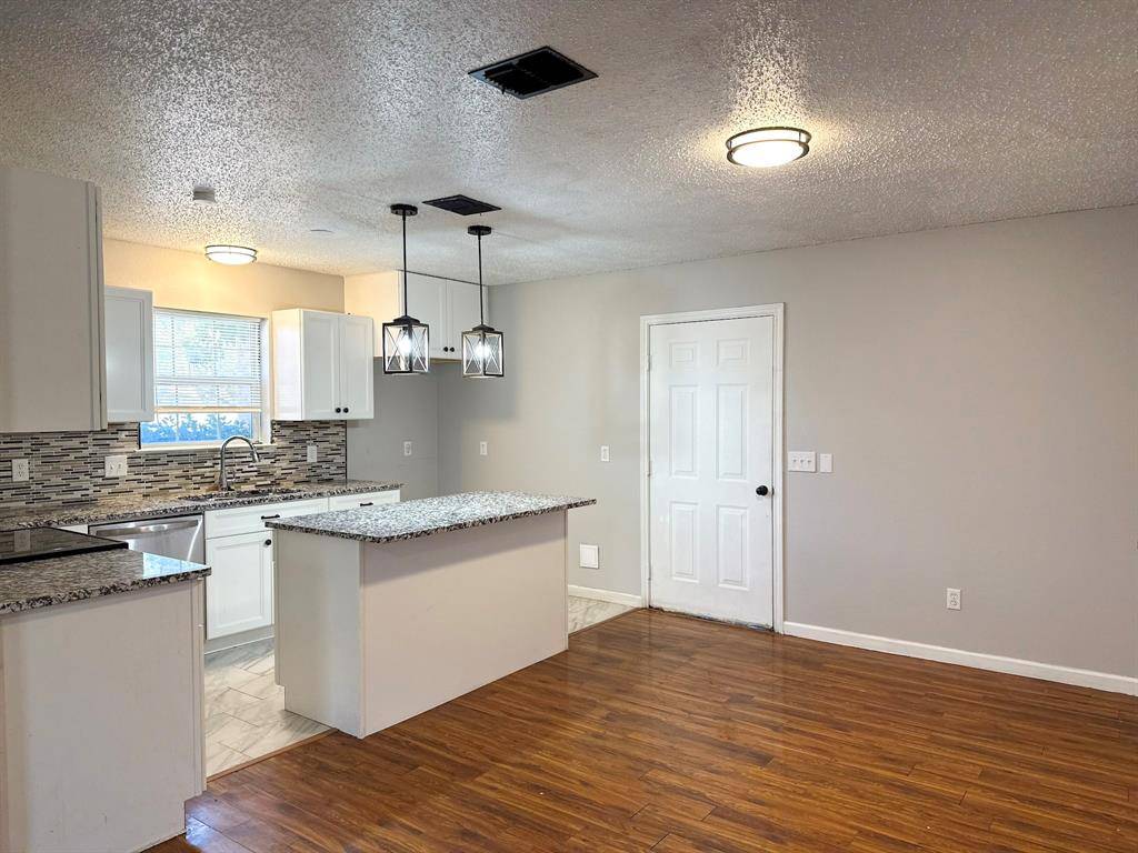 2460 Chinkapin Way, Dallas, TX 75212