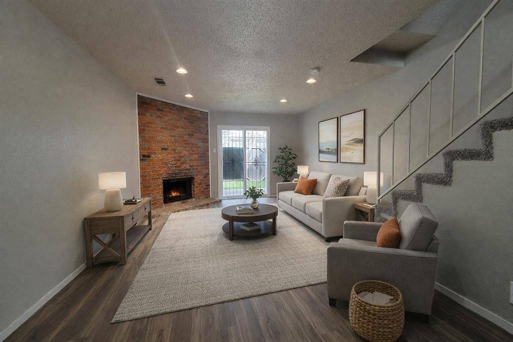 9571 Olde Towne Row, Dallas, TX 75227