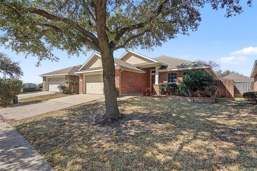 1042 Grimes Drive, Forney, TX 75126