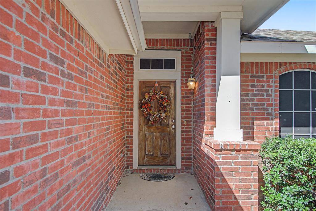 1042 Grimes Drive, Forney, TX 75126