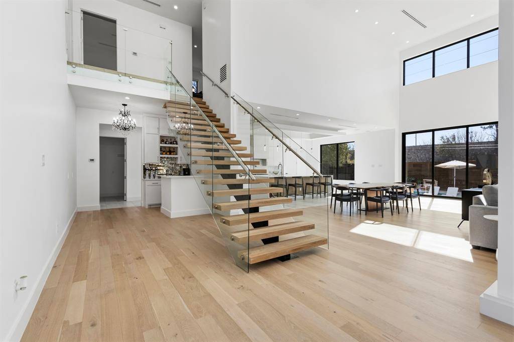 11907 Quincy Lane, Dallas, TX 75230