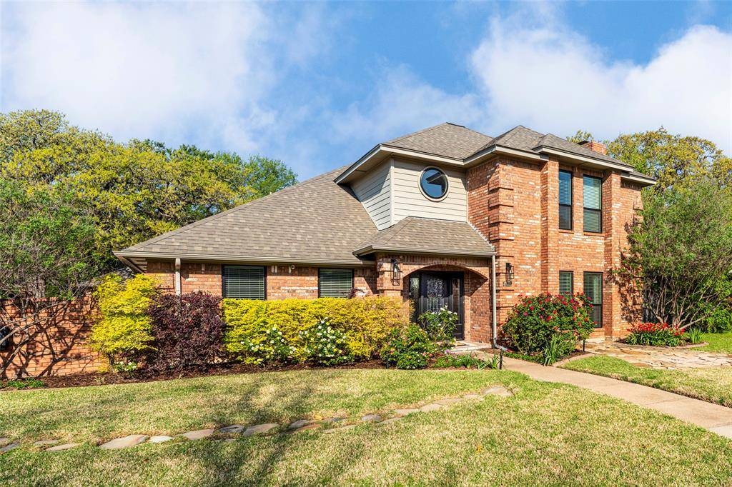 4802 Willow Bend Drive, Arlington, TX 76017