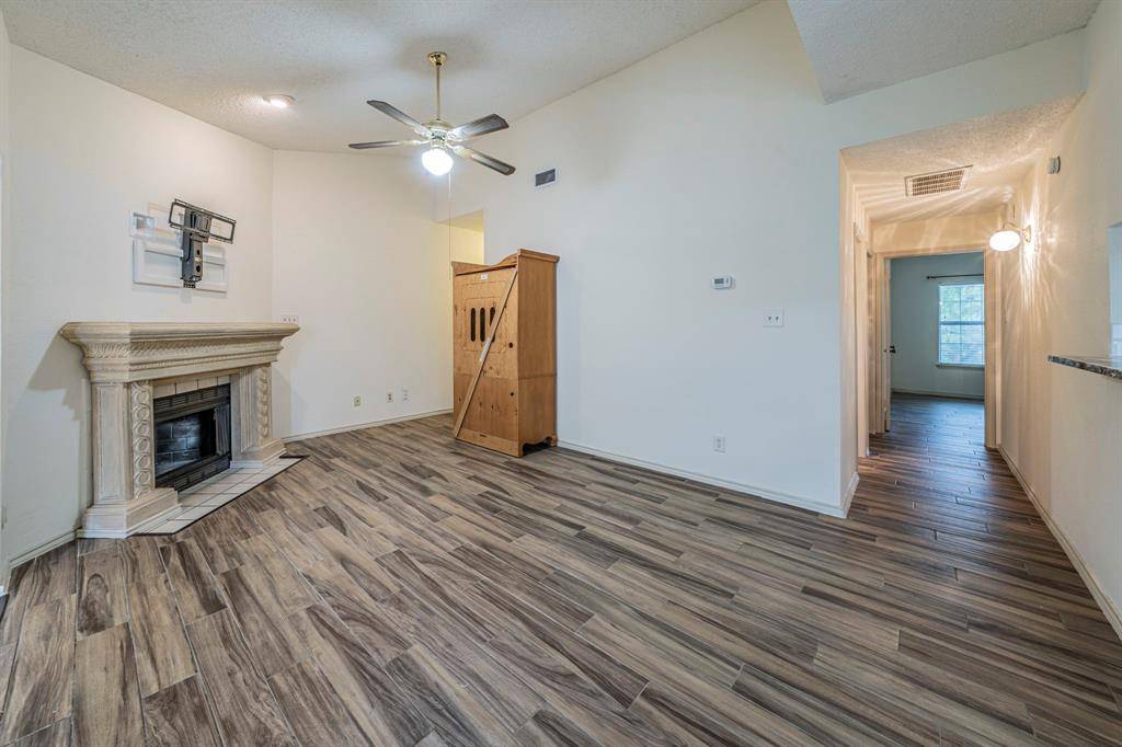 4101 Esters Road #110, Irving, TX 75038