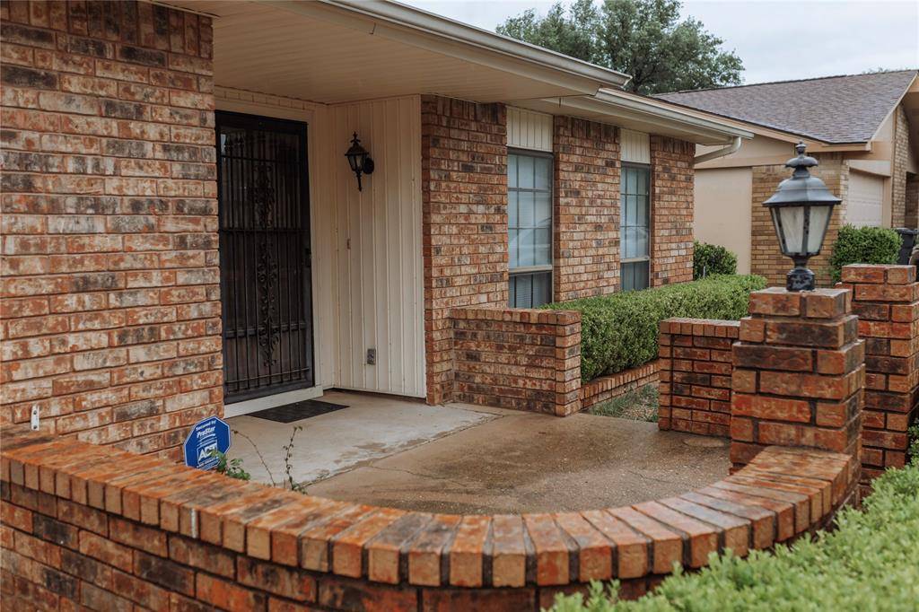 2609 Treeview Drive, Arlington, TX 76016