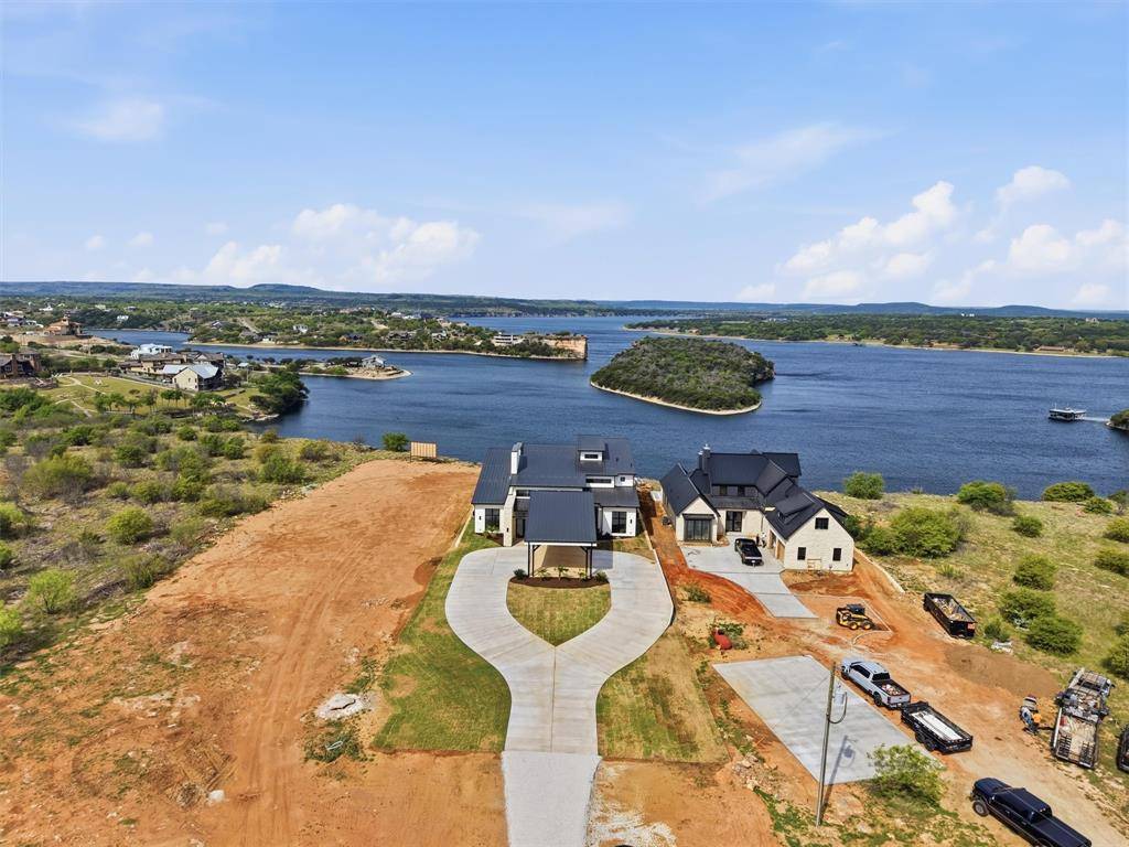 961 E Hells Gate Dr, Graford, TX 76449