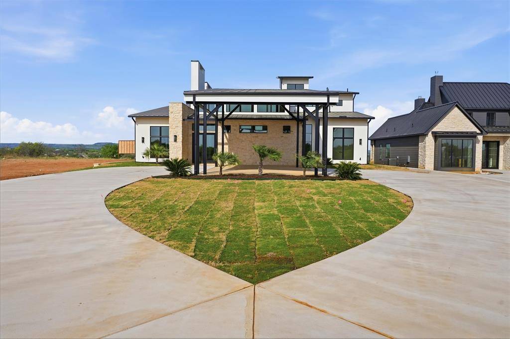 961 E Hells Gate Dr, Graford, TX 76449