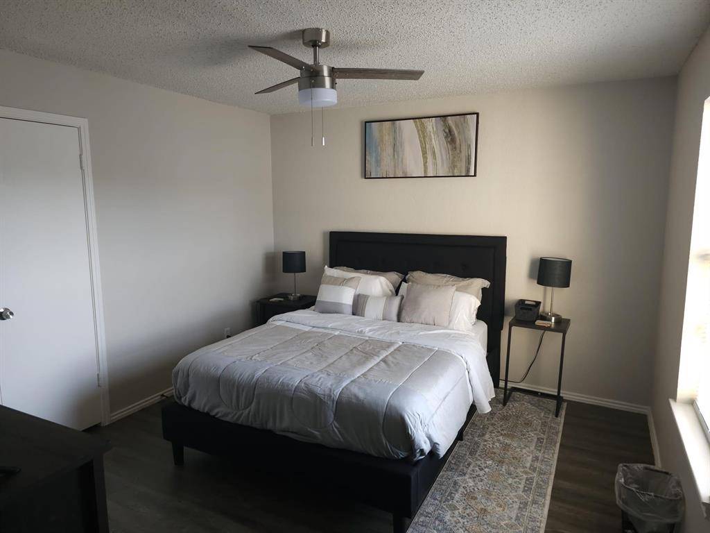 1728 Crest Point Drive, Arlington, TX 76012