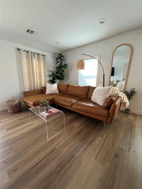 1007 Gallagher Street, Dallas, TX 75212