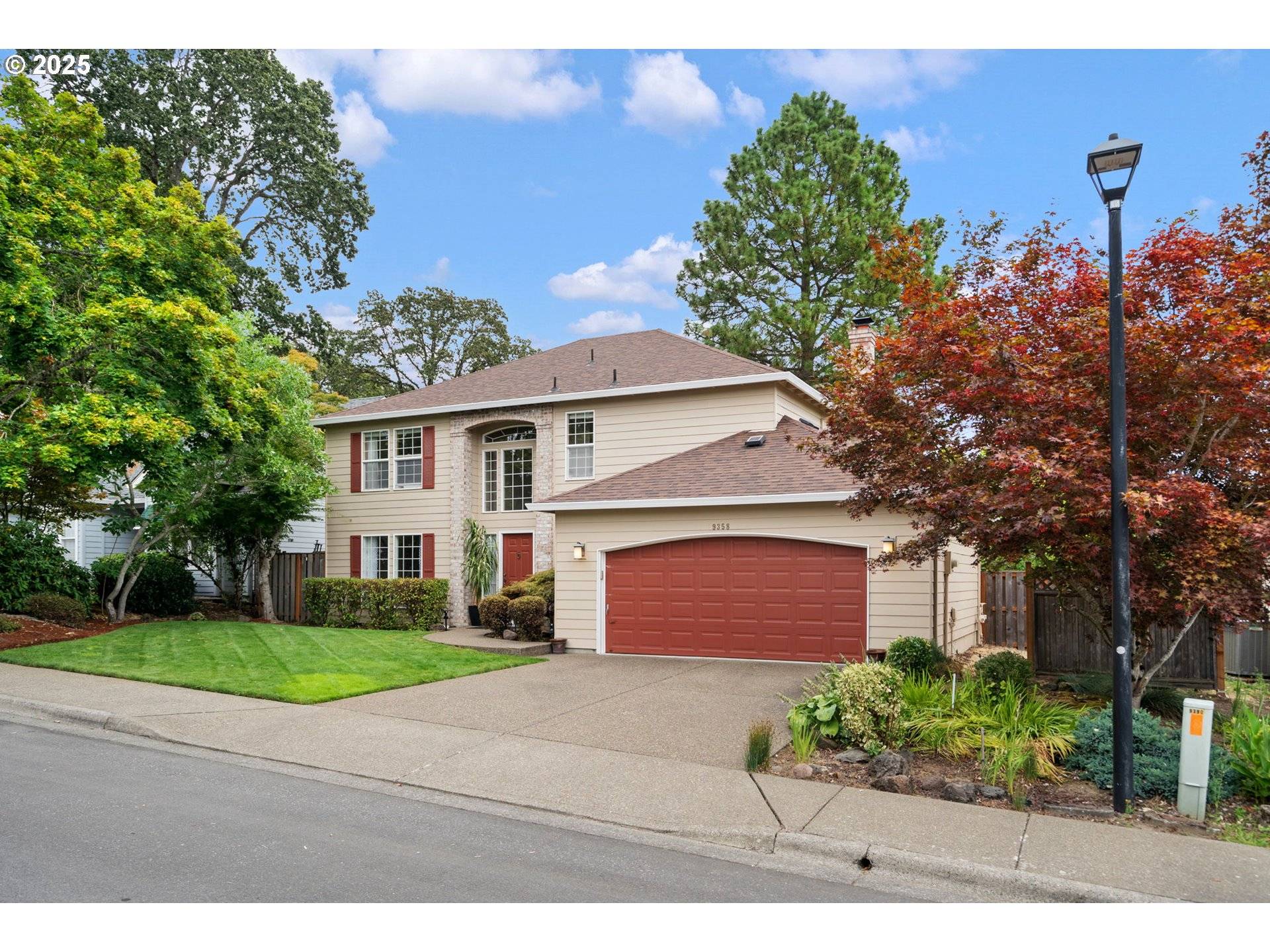 9358 SW CLARIDGE DR, Portland, OR 97223